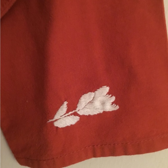 El Interior Hand-Embroidered Blouse. Burnt orange armpit to armpit 24”Sleeve 19” - Picture 4 of 4